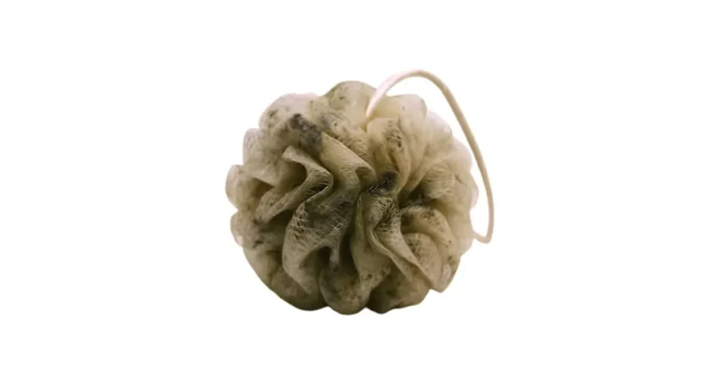 Fleur de douche usagée — pourquoi la remplacer par une serviette exfoliante